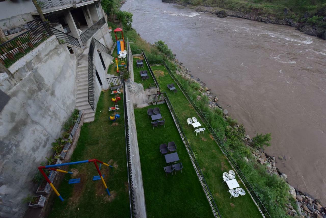 La Orilla Hotel Muzaffarabad Exterior photo