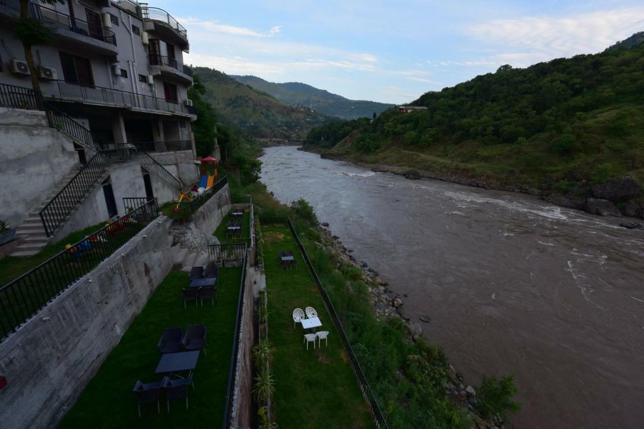 La Orilla Hotel Muzaffarabad Exterior photo
