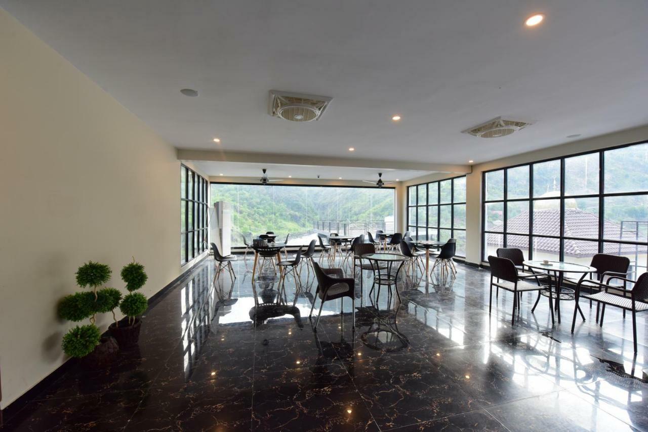 La Orilla Hotel Muzaffarabad Exterior photo