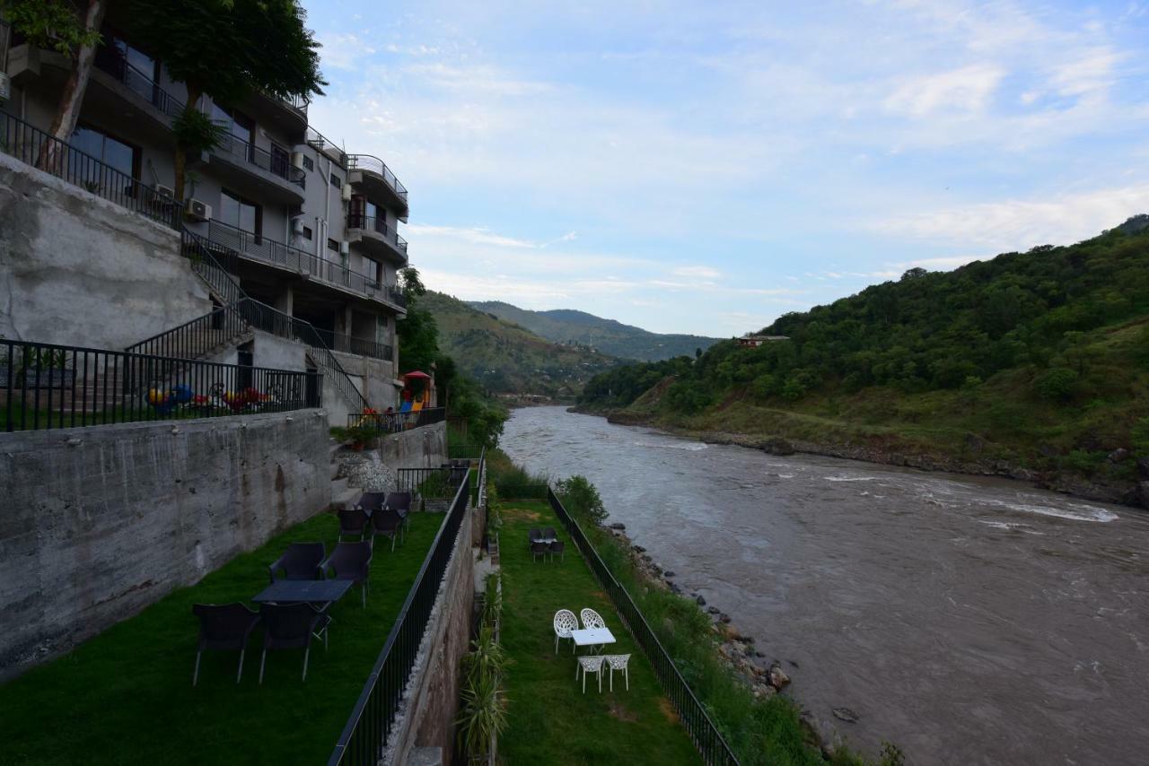 La Orilla Hotel Muzaffarabad Exterior photo